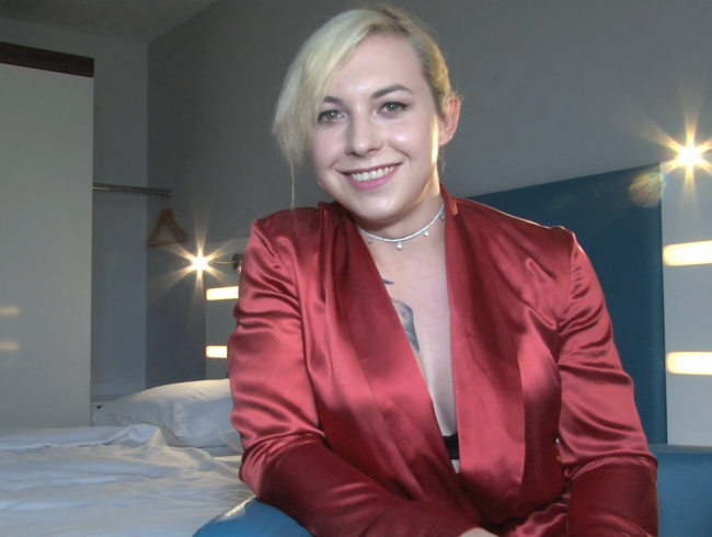 VaraLaval Porno Video: Mich gibt es auch zum anfassen ; )